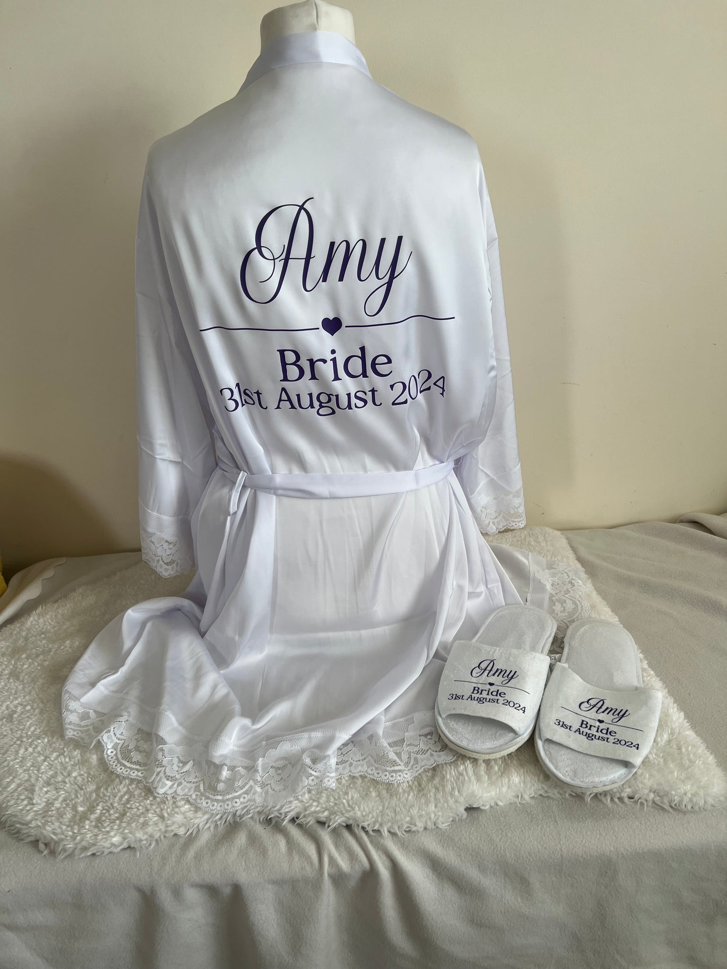 Child Delicate Lace Sleeve Robe